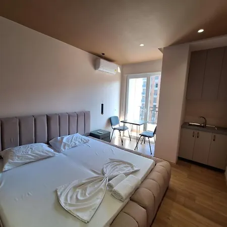 L 2 Apartment
